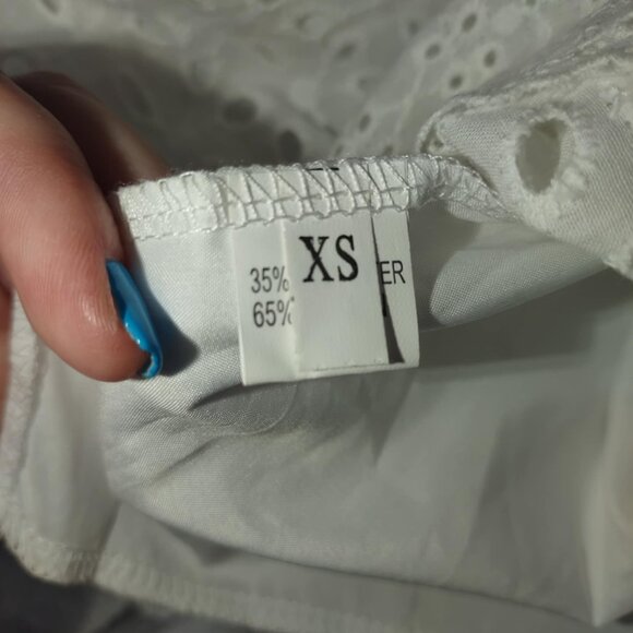 Unbranded Women's XS White Summer Romper Eyelet Lace Scallop Hem Ruffle Sleeves - Picture 4 of 12